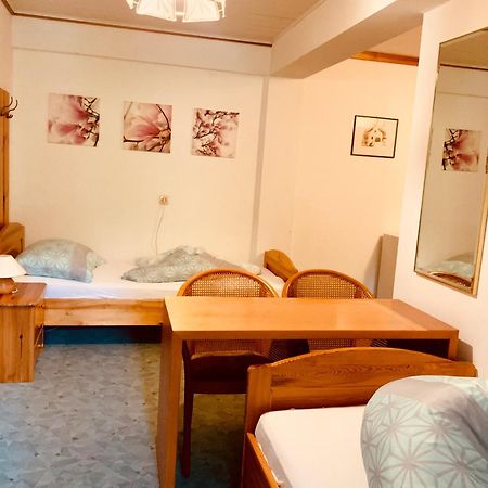 Motel Brunner Apartments & Zimmer Bad Eisenkappel Pokój zdjęcie